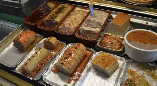 Jak piec pasztet w foremkach aluminiowych bez ryzyka przypalenia