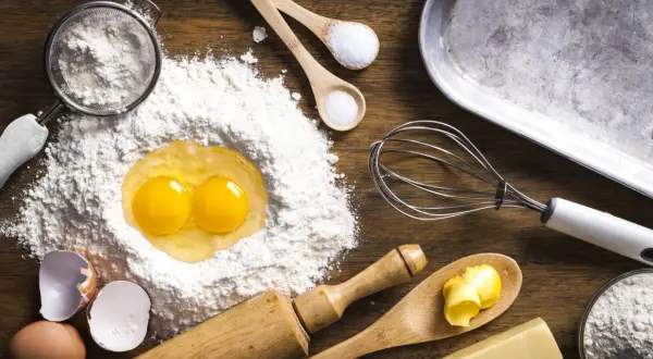 Jak działa proszek do pieczenia – tajemnice reakcji chemicznych w kuchni